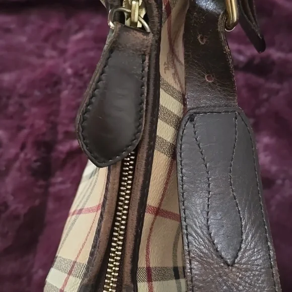 Burberry Tan Plaid Women's Bag - Picture 13 of 15